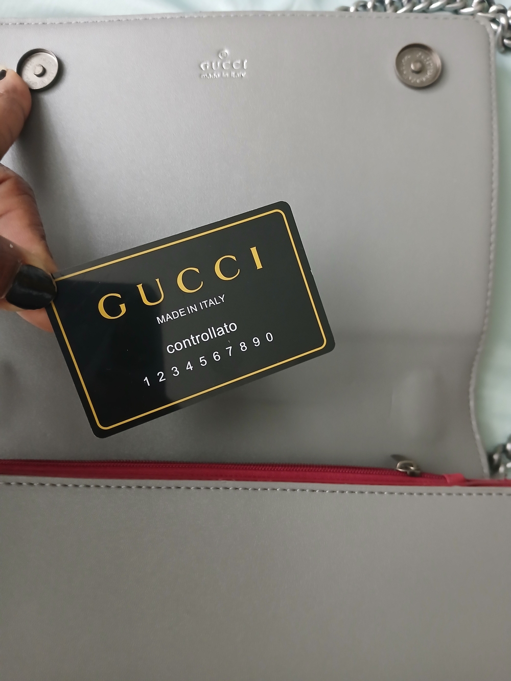 Gucci Gray Embossed Leather Shoulder Bag with Chain Strap - Picture 3 of 7